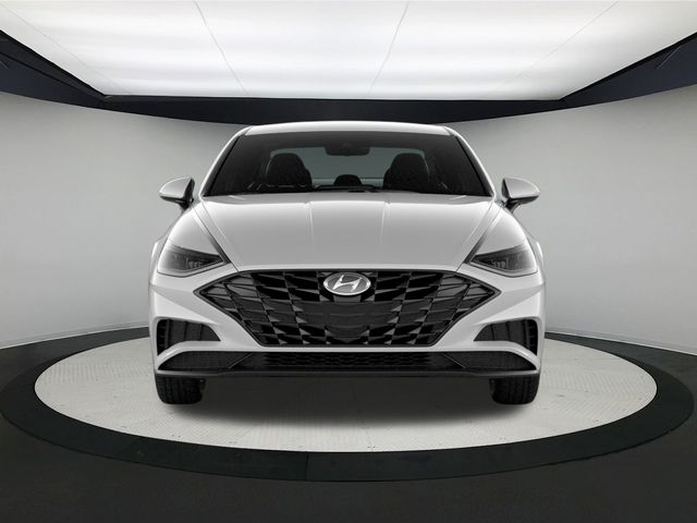 Vehicle image 4 of 21