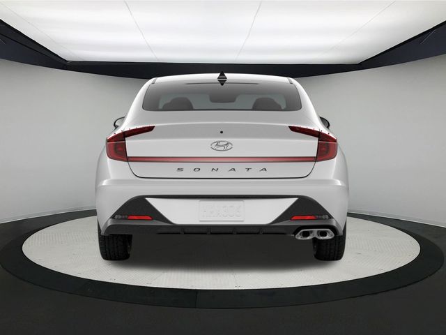 Vehicle image 11 of 21