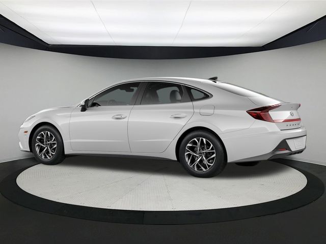 Vehicle image 12 of 21
