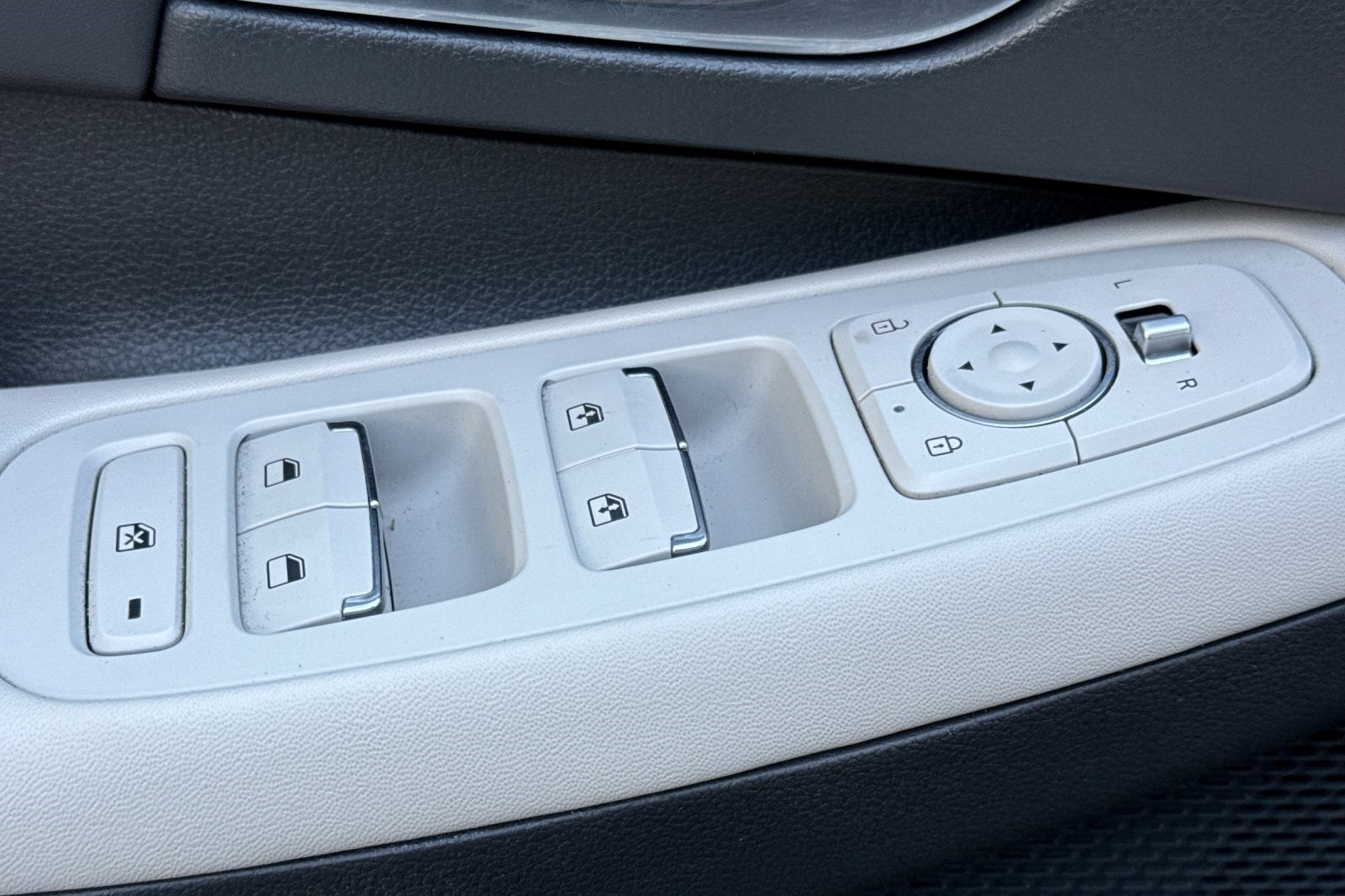 2023 Hyundai Sonata SEL Image 37 of 46