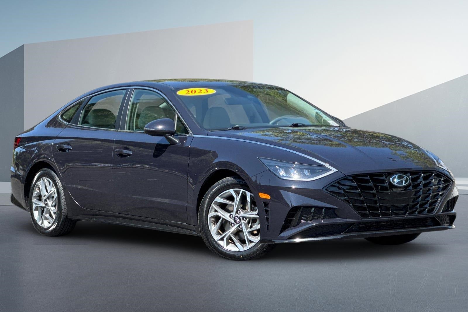 2023 Hyundai Sonata SEL Image 4 of 46