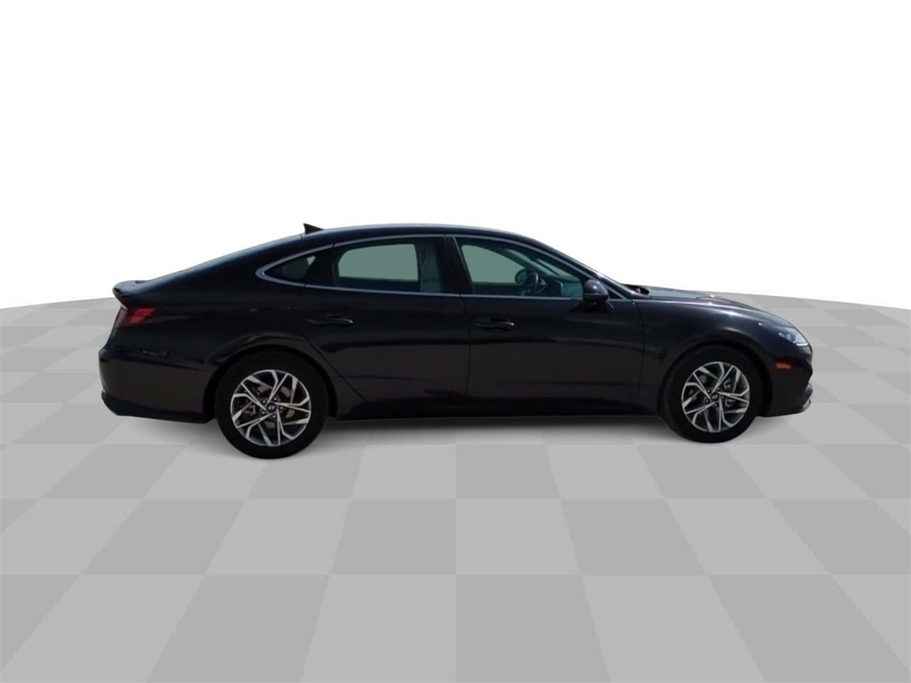Vehicle image 7 of 34