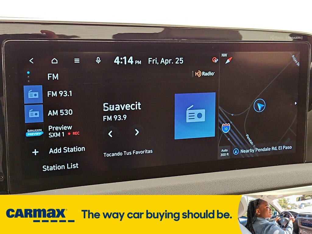 Vehicle image 21 of 33