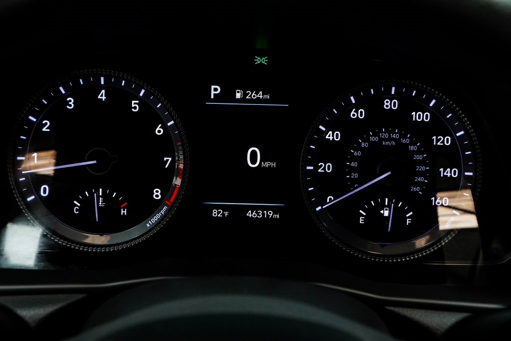 Vehicle image 31 of 45