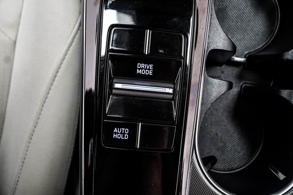 Vehicle image 20 of 45