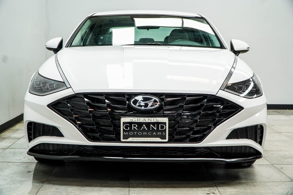 Vehicle image 3 of 45