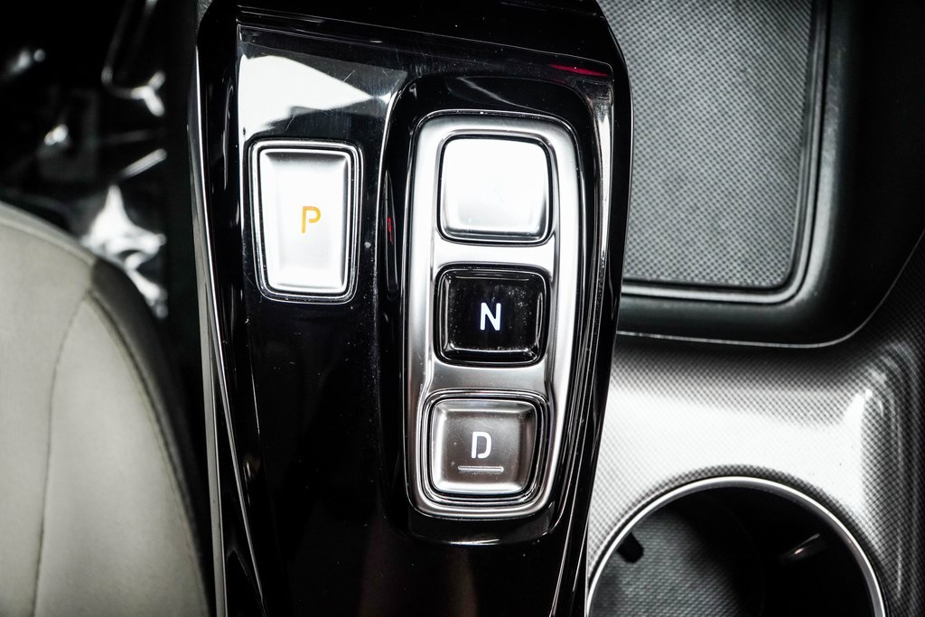 Vehicle image 22 of 45