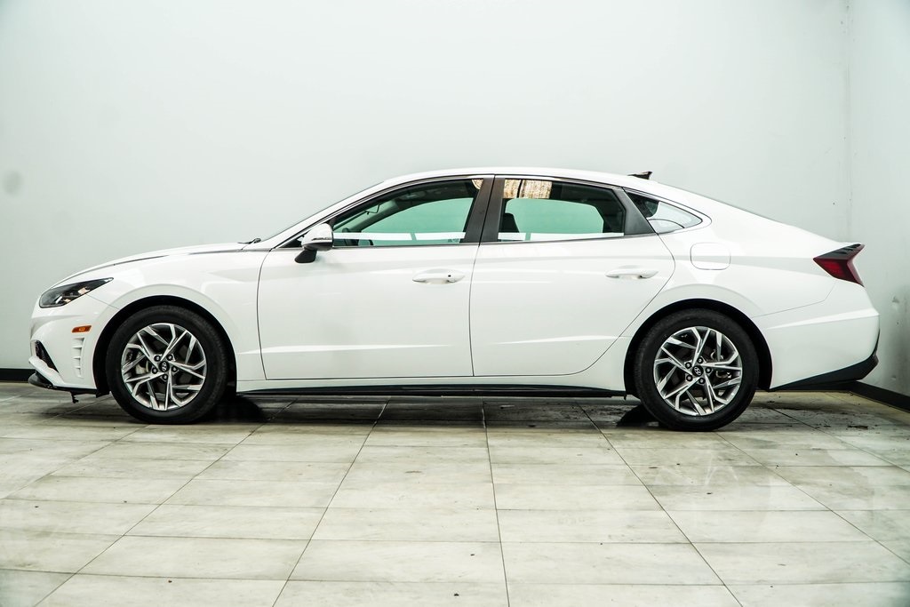Vehicle image 9 of 45