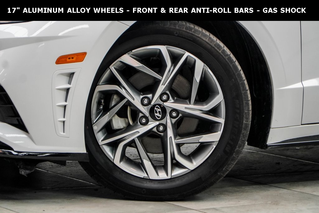 Vehicle image 11 of 45