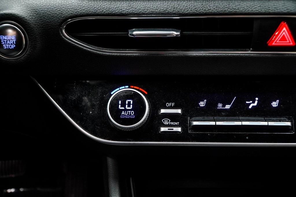 Vehicle image 25 of 45