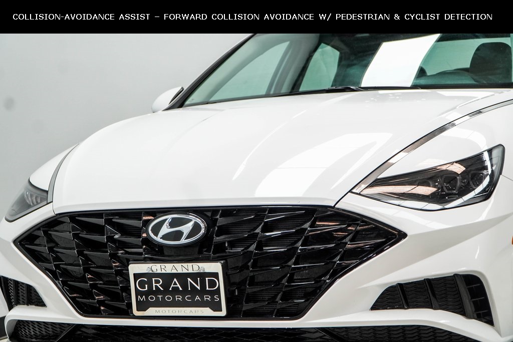 Vehicle image 10 of 45