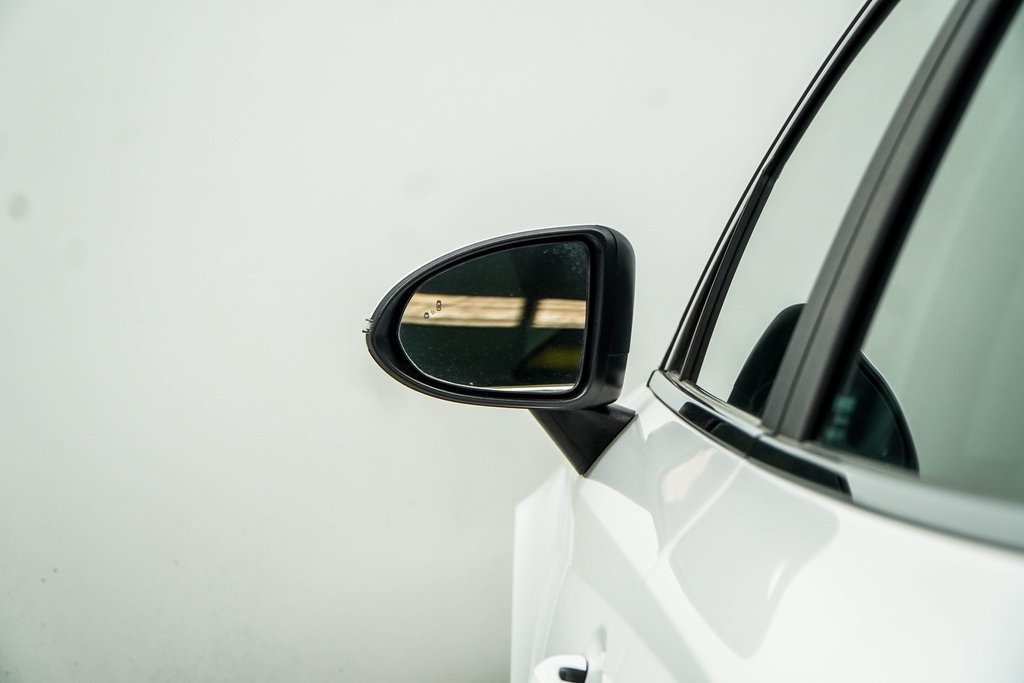 Vehicle image 14 of 45