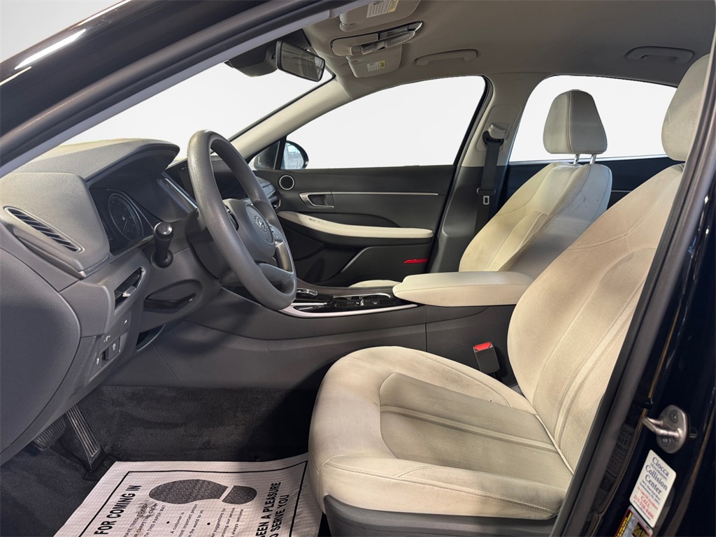 2023 Hyundai Sonata SEL Image 14 of 32