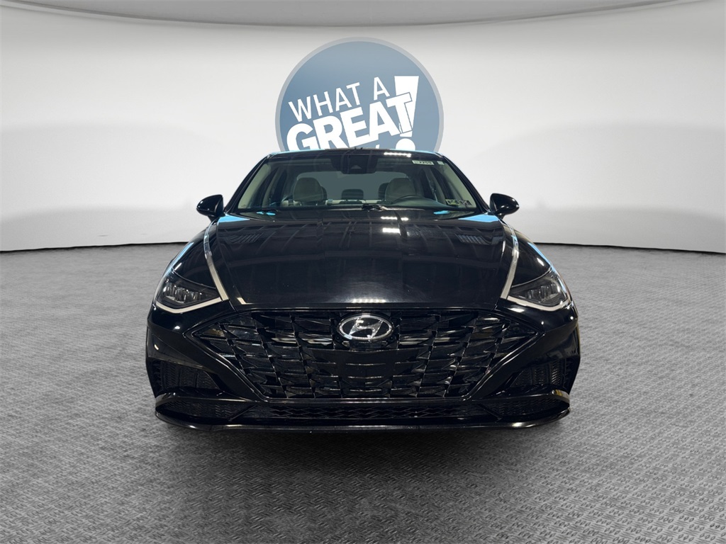 2023 Hyundai Sonata SEL Image 2 of 32