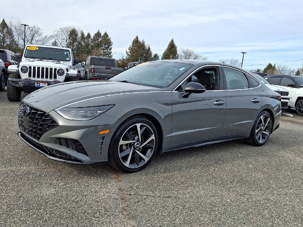 2023 Hyundai Sonata SEL Plus Image 2 of 32