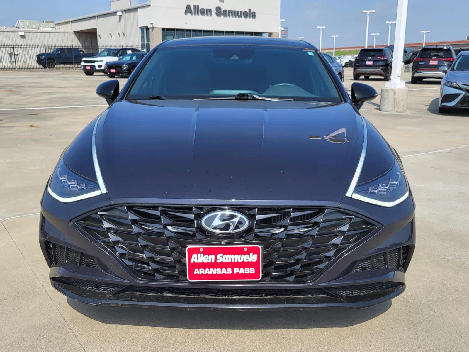 Vehicle image 4 of 29