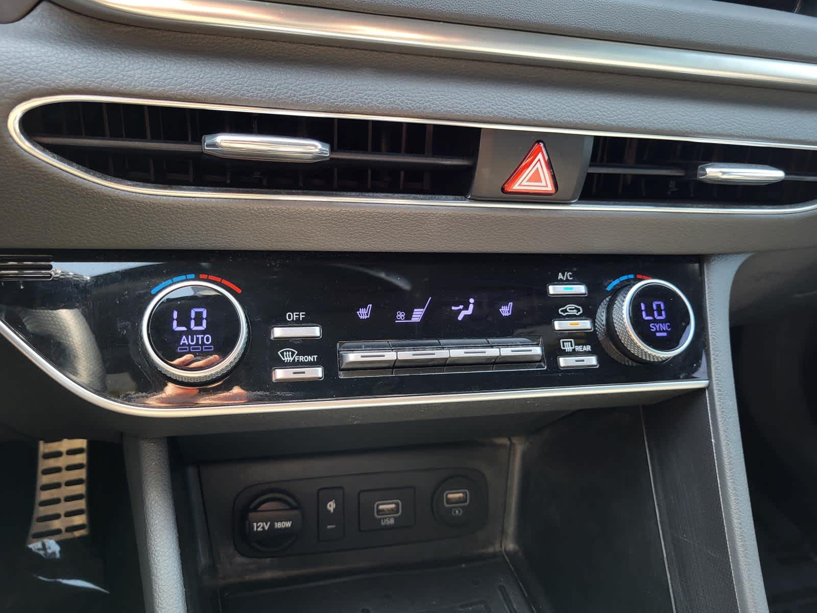 Vehicle image 22 of 29