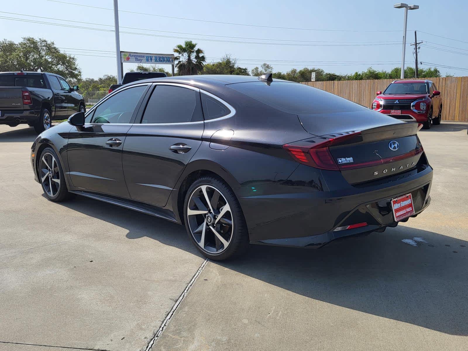 Vehicle image 8 of 29