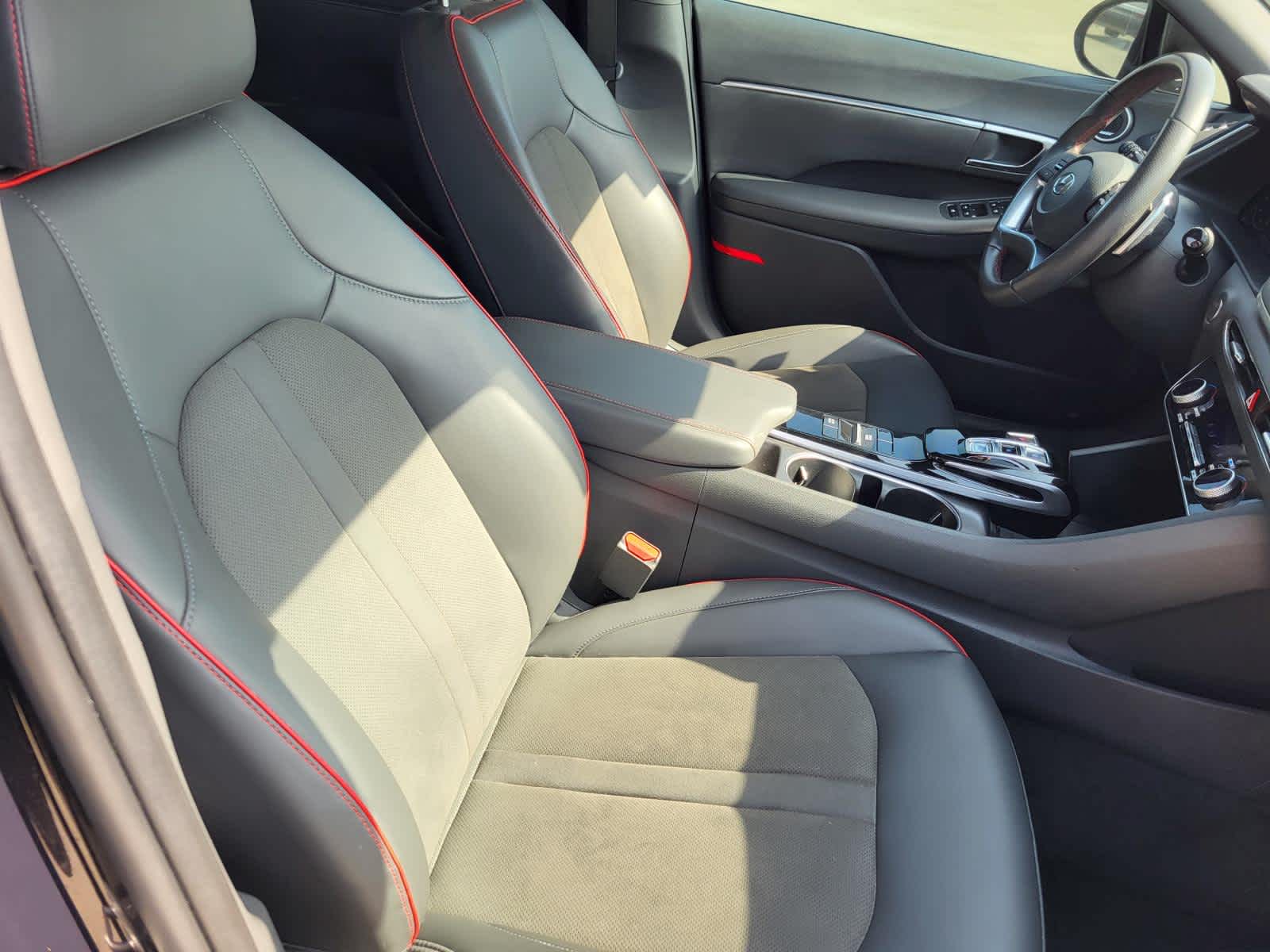 Vehicle image 10 of 29