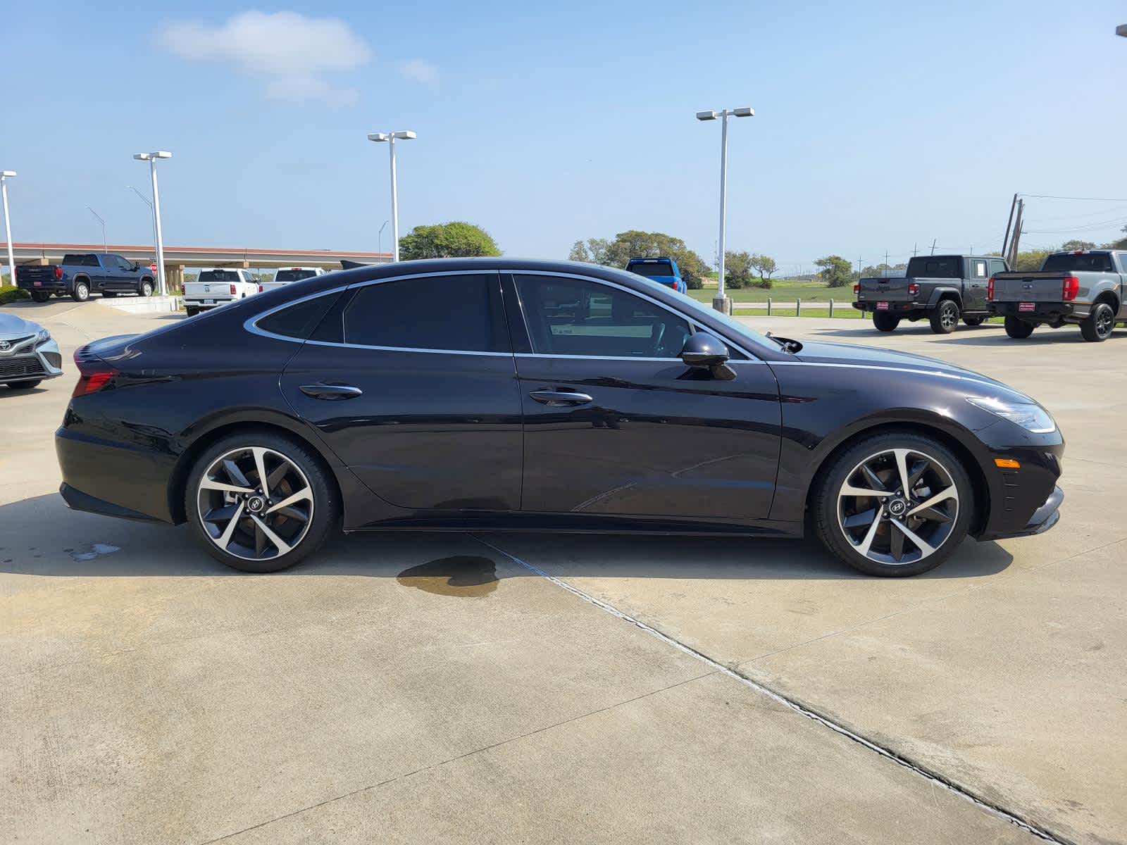 Vehicle image 7 of 29