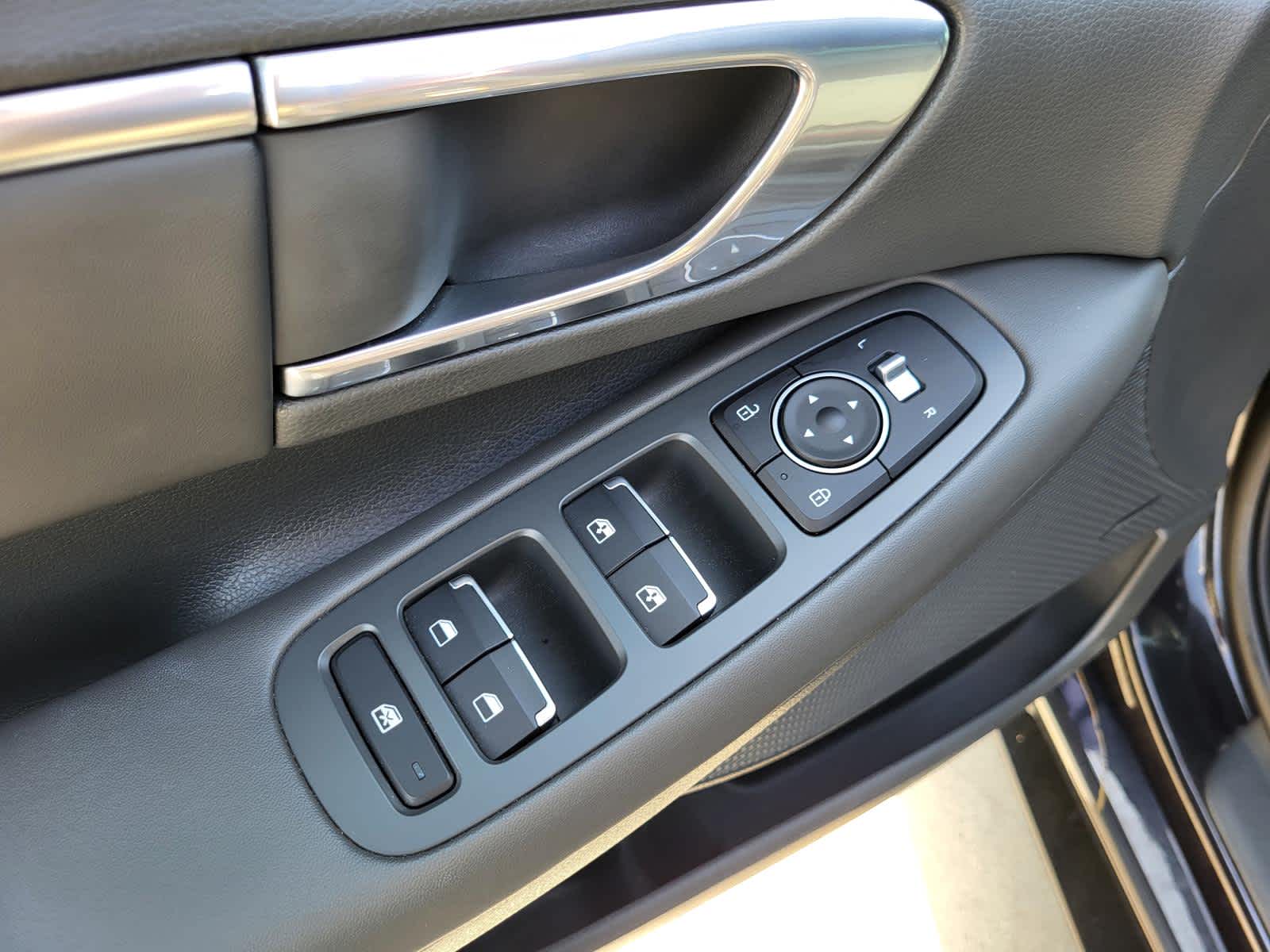 Vehicle image 15 of 29