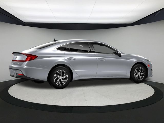 Vehicle image 10 of 17