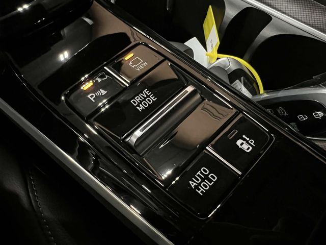 Vehicle image 26 of 33
