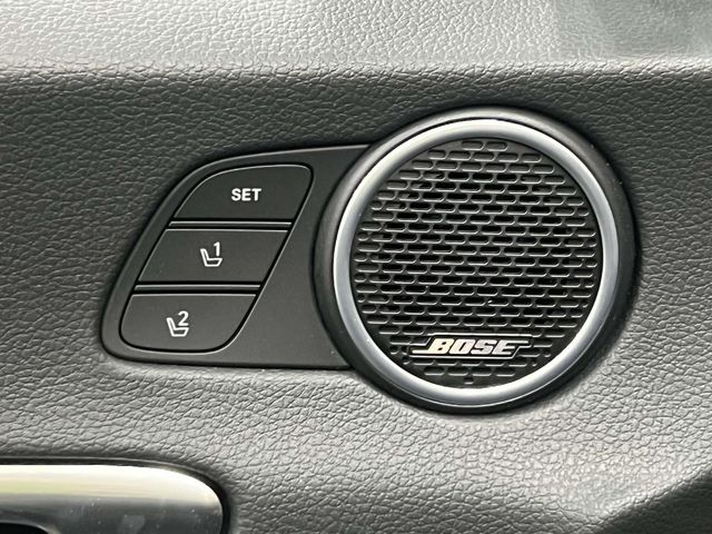 Vehicle image 15 of 33