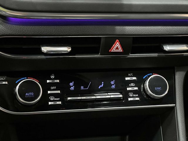 Vehicle image 22 of 33