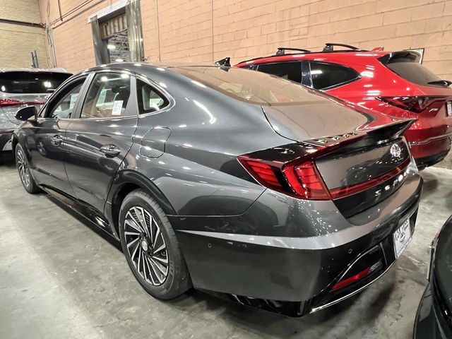 Vehicle image 4 of 33