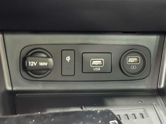 Vehicle image 23 of 33