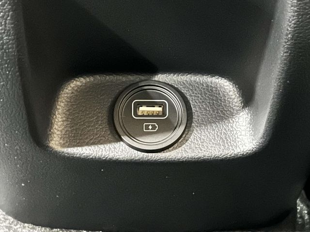 Vehicle image 11 of 33