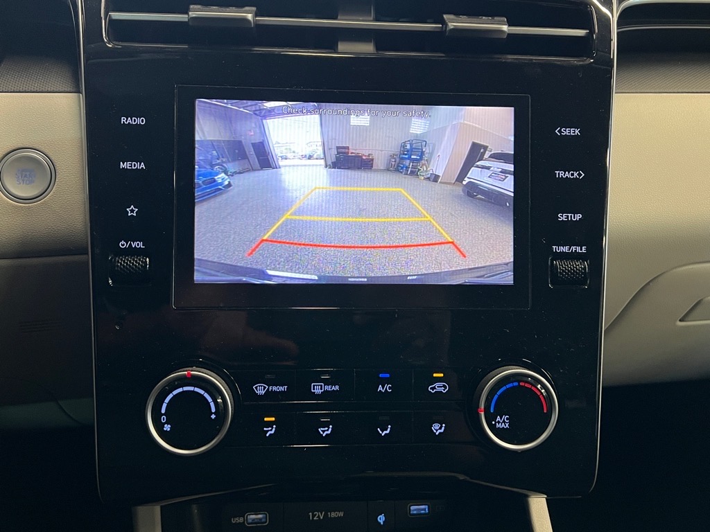 Vehicle image 14 of 22