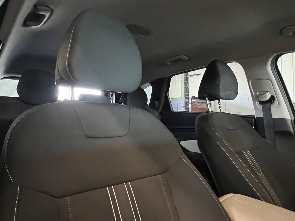 Vehicle image 20 of 22