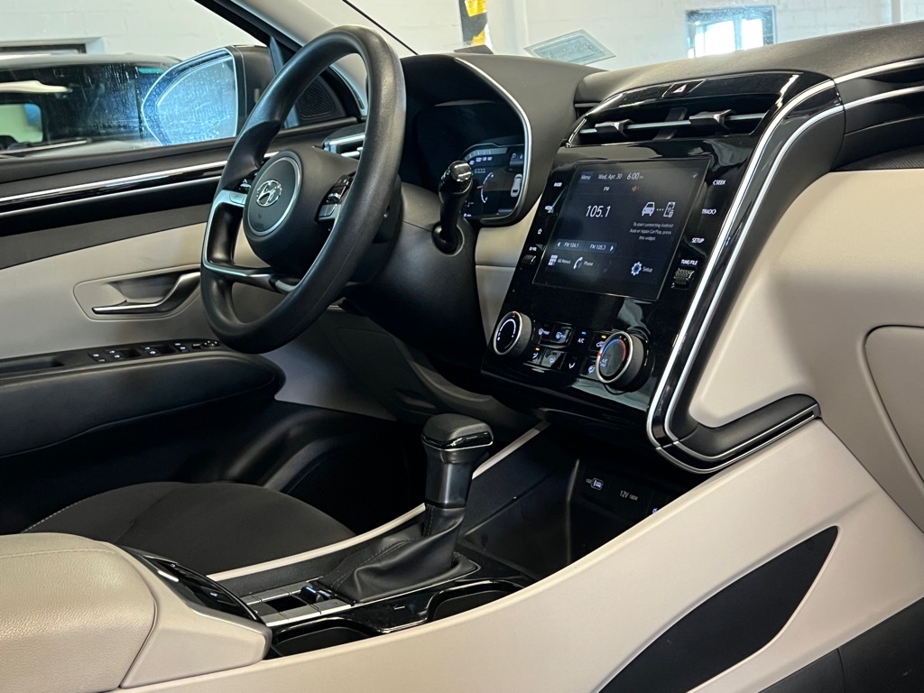 Vehicle image 21 of 22