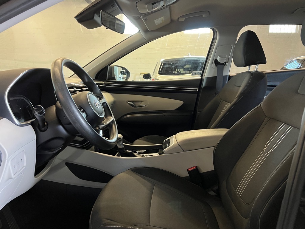 Vehicle image 7 of 22
