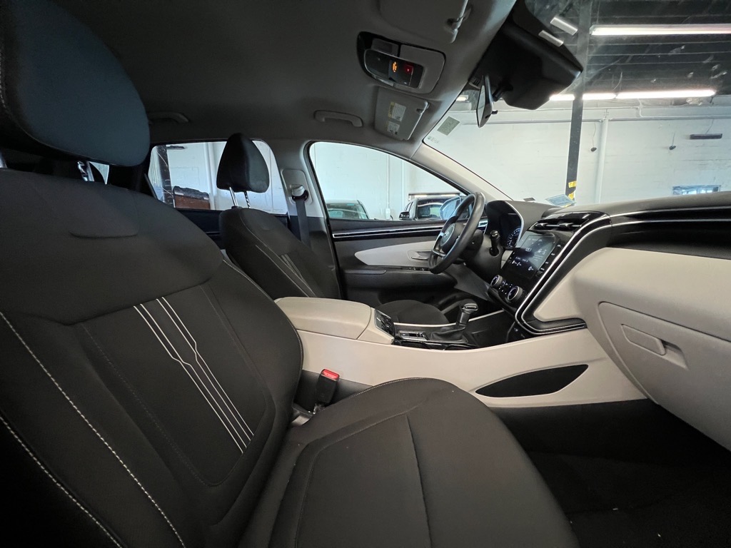 Vehicle image 19 of 22