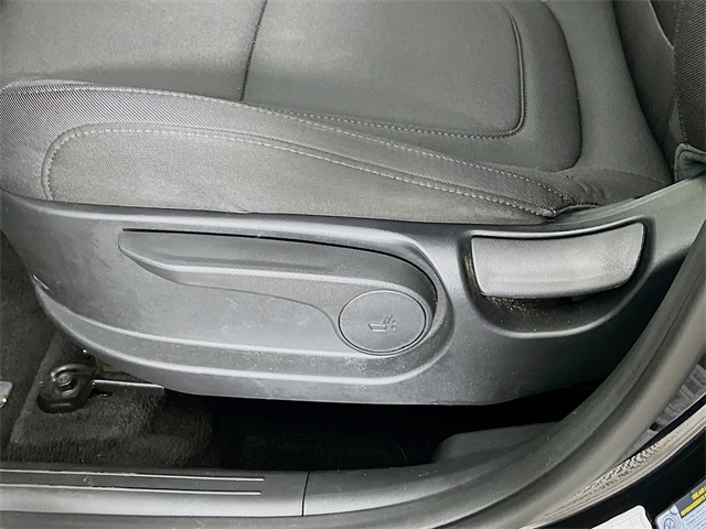 Vehicle image 11 of 33