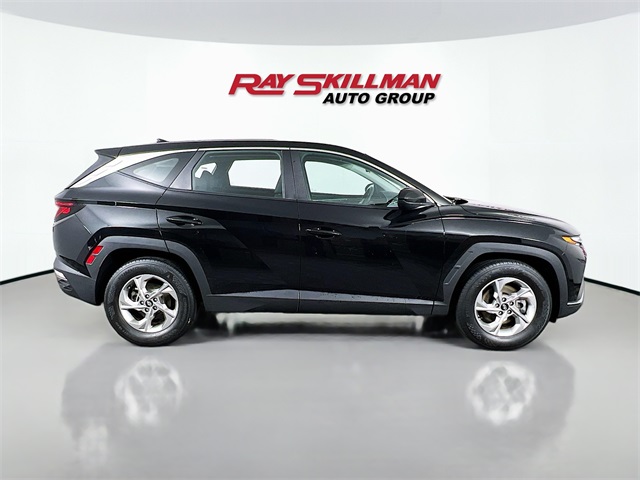 Vehicle image 4 of 33