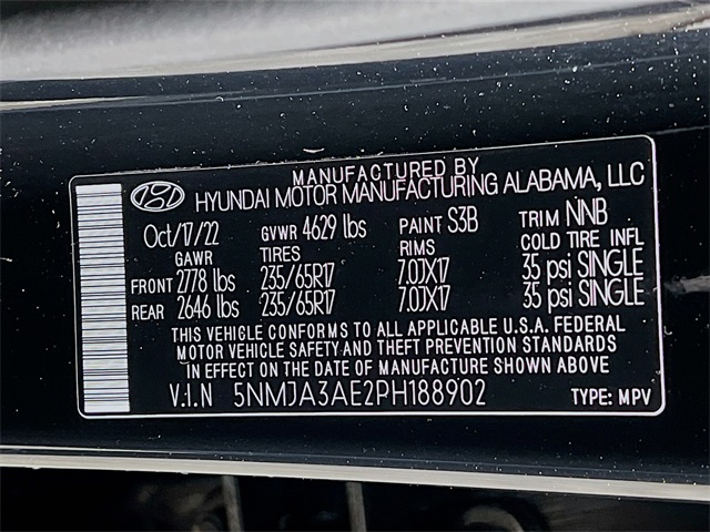 Vehicle image 26 of 33