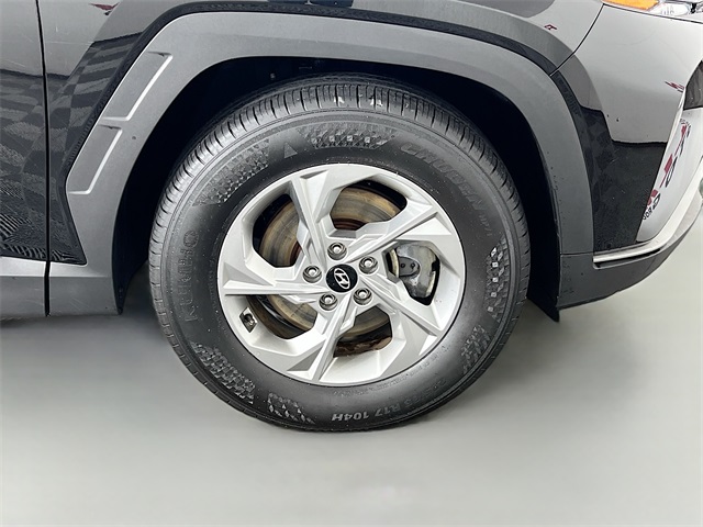 Vehicle image 32 of 33