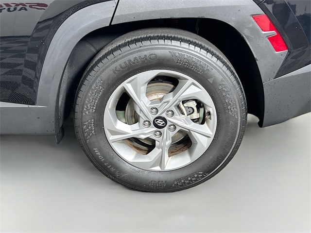 Vehicle image 30 of 33