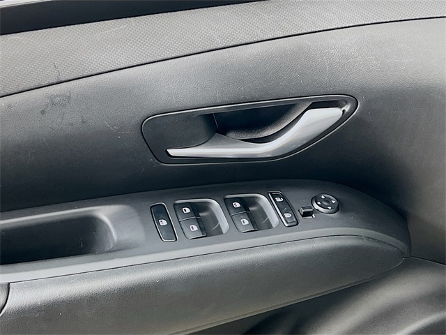Vehicle image 9 of 33