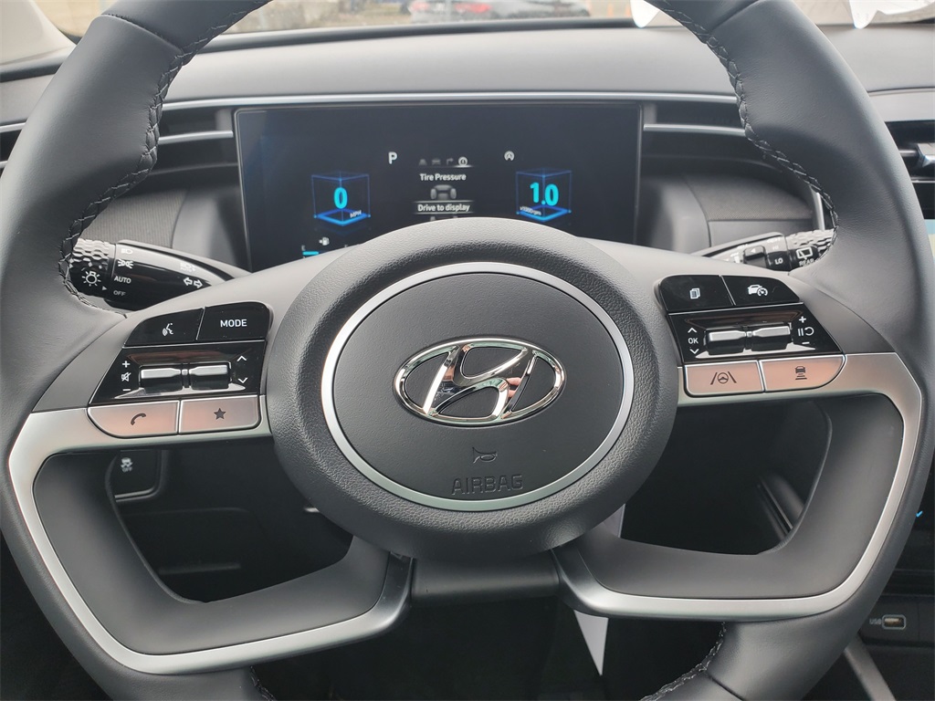 Vehicle image 22 of 31