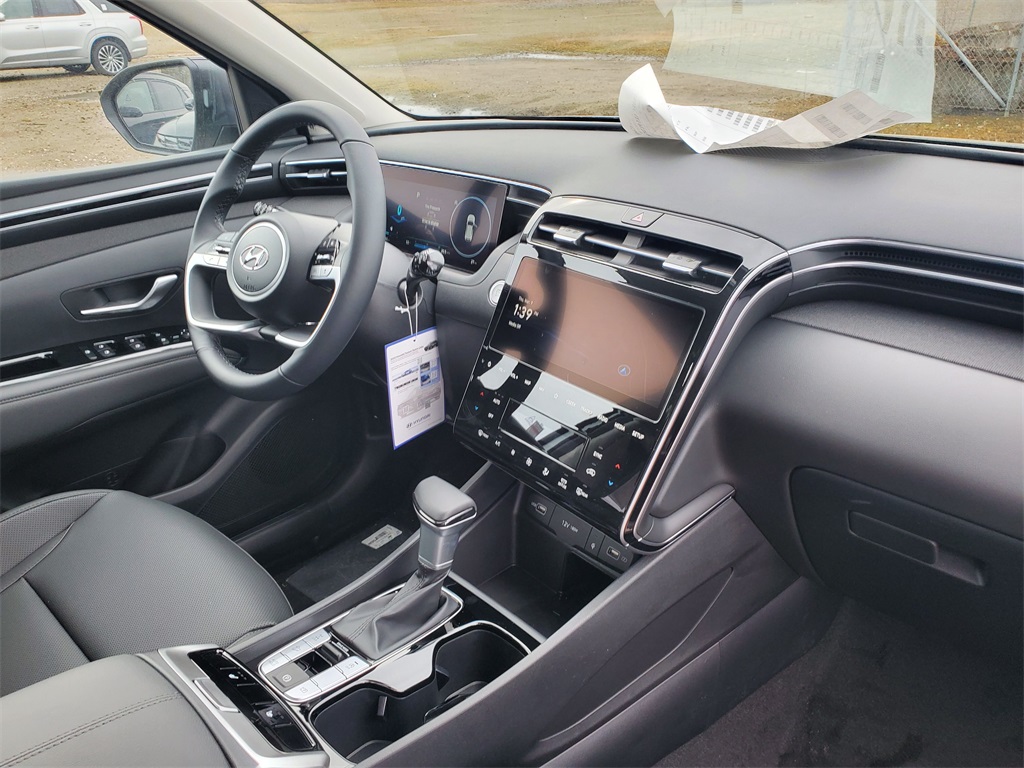 Vehicle image 10 of 31