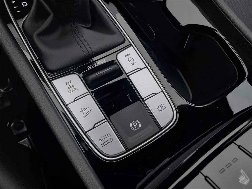 Vehicle image 28 of 31