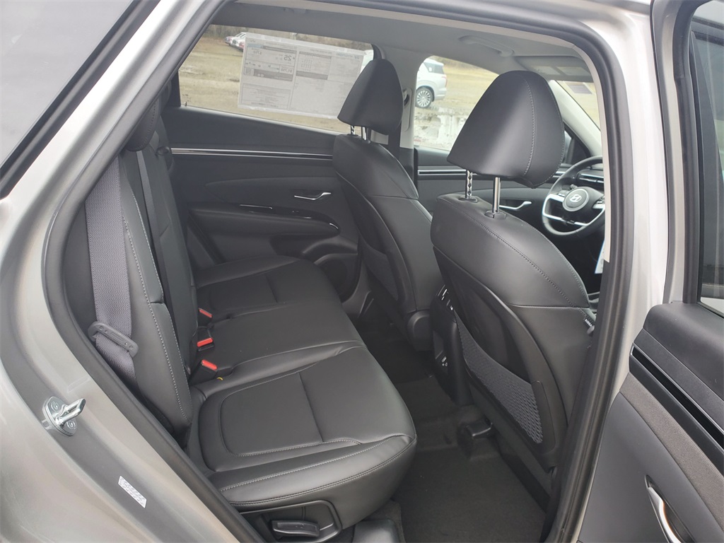 Vehicle image 12 of 31