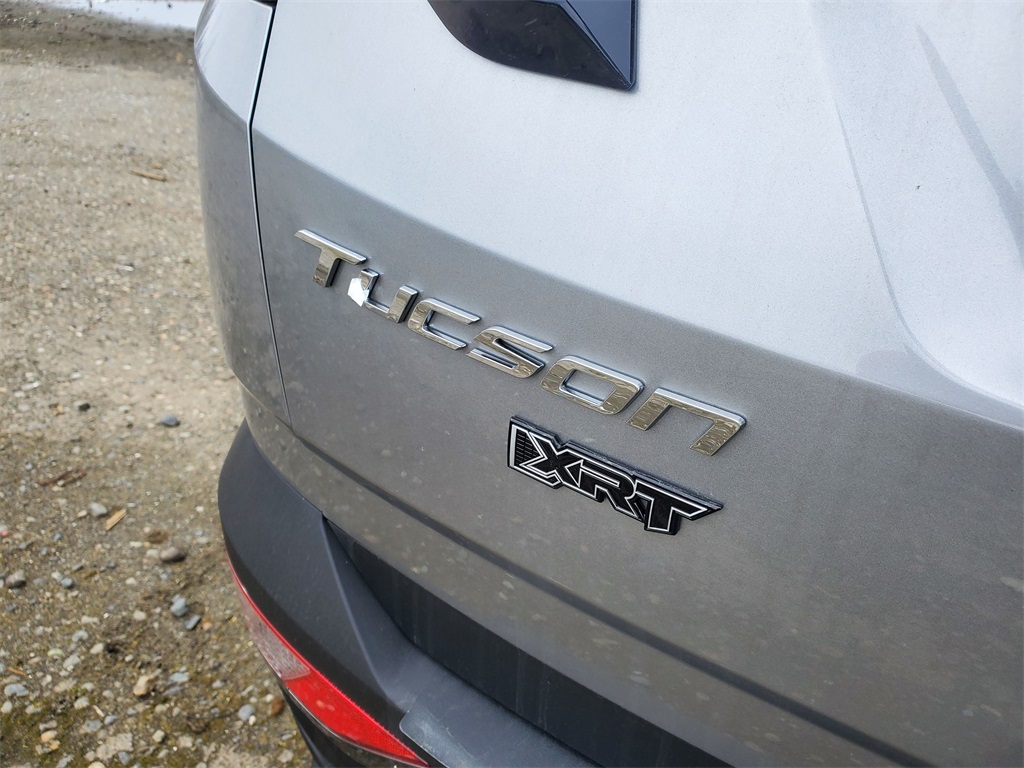 Vehicle image 13 of 31