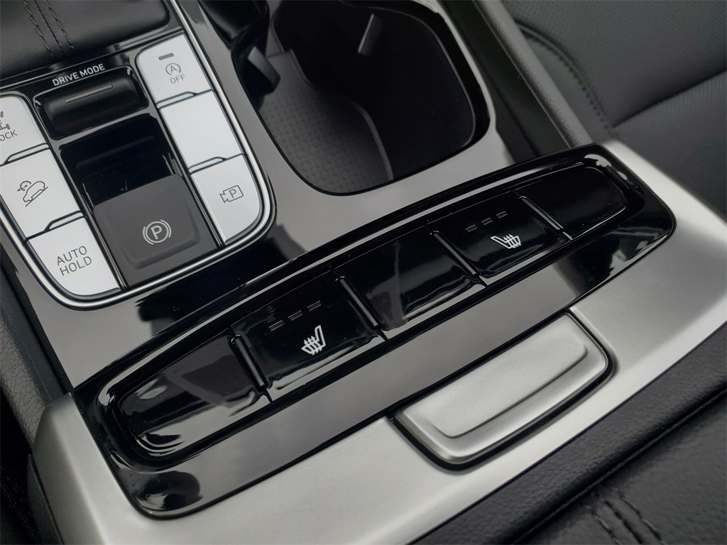 Vehicle image 29 of 31