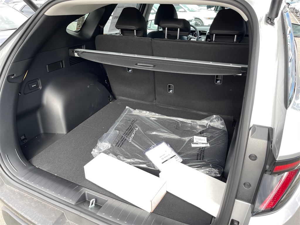 Vehicle image 12 of 23